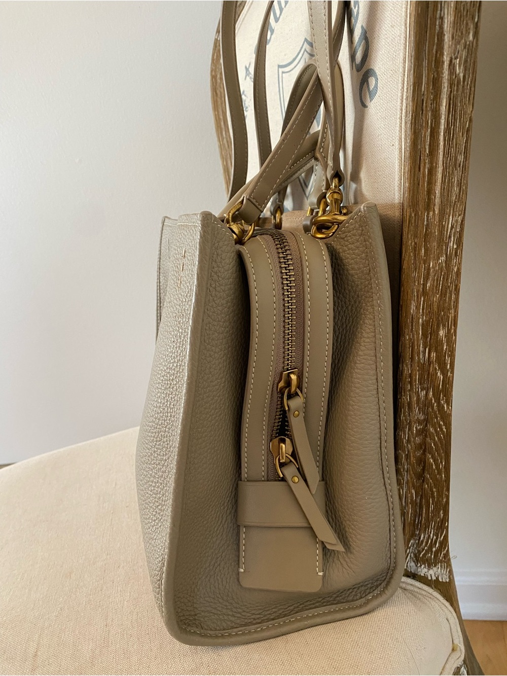 Quince Italian Leather Medium
Convertible Satchel in Taupe - quiet luxury - - Picture 6 of 10
